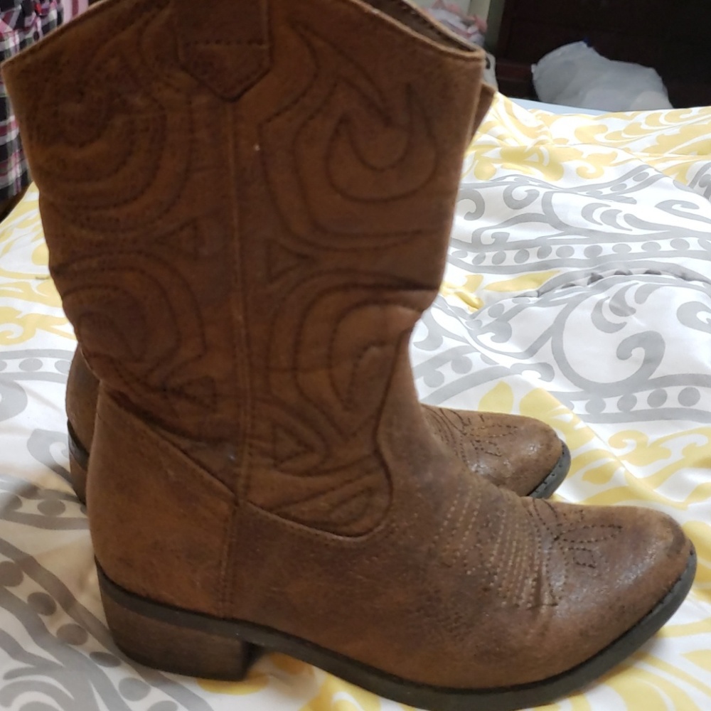Girls boots
